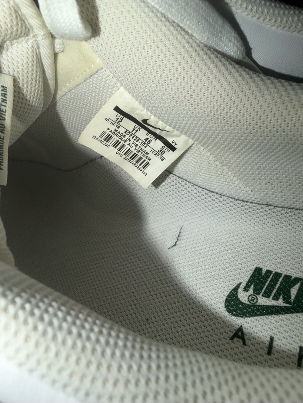Nike White Low-Top Sneakers with Dark Green Swoosh - Picture 7 of 8